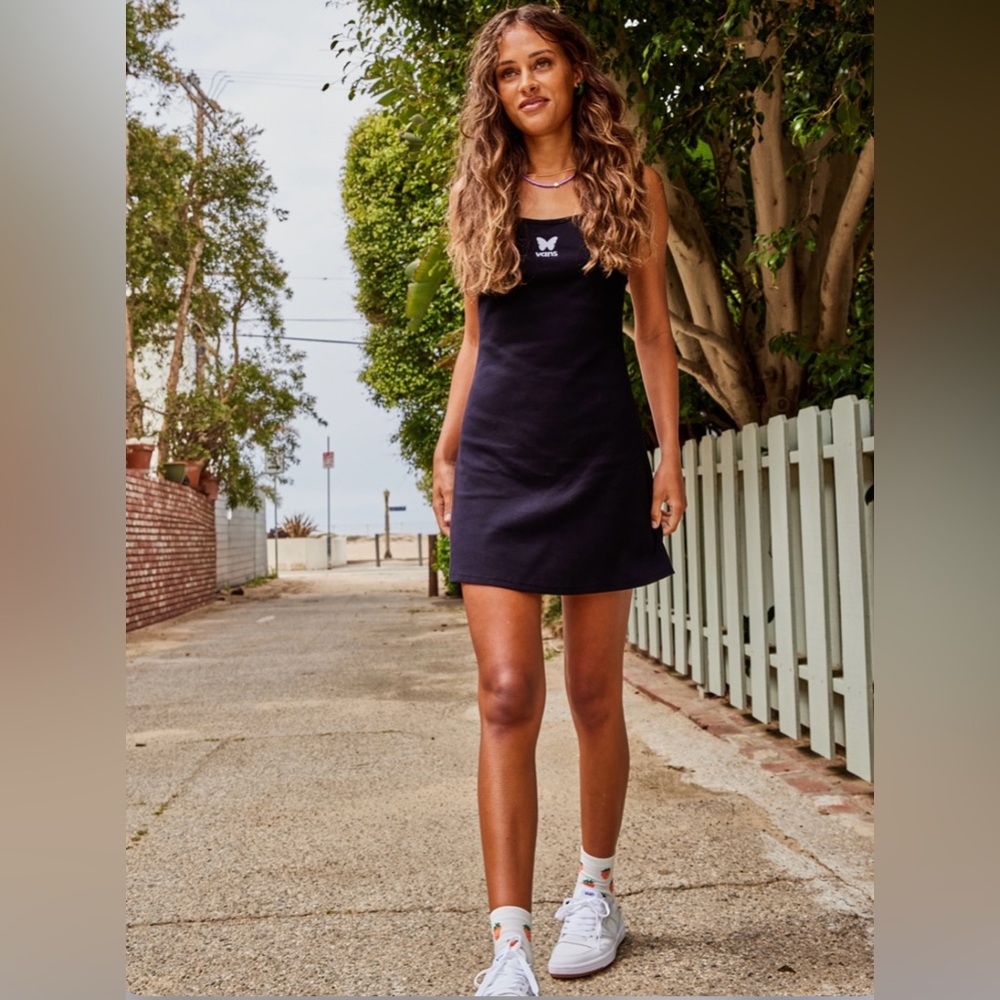 WOMENS BLACK SHORT VANS DRESS